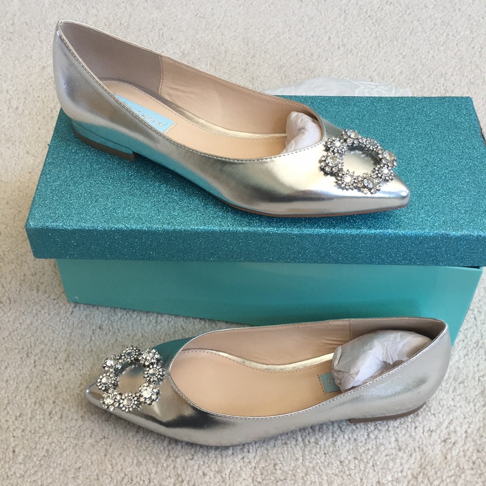 NWB Betsey Johnson Diana Jeweled Flat - Picture 2 of 5